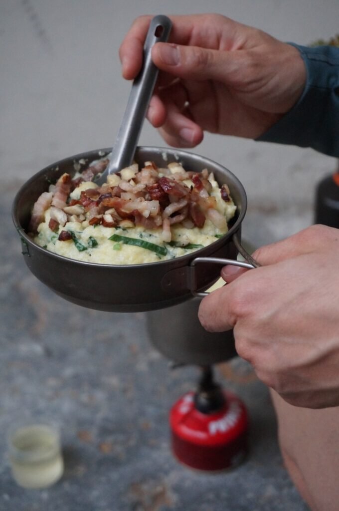 recette bivouac polenta ail des ours poporre réchaud